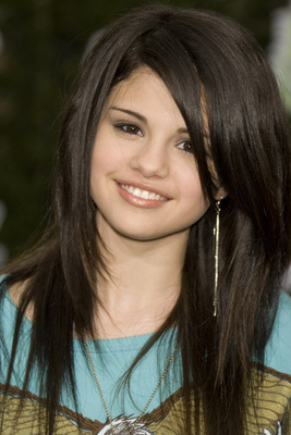 selena_gomez_400.jpg
